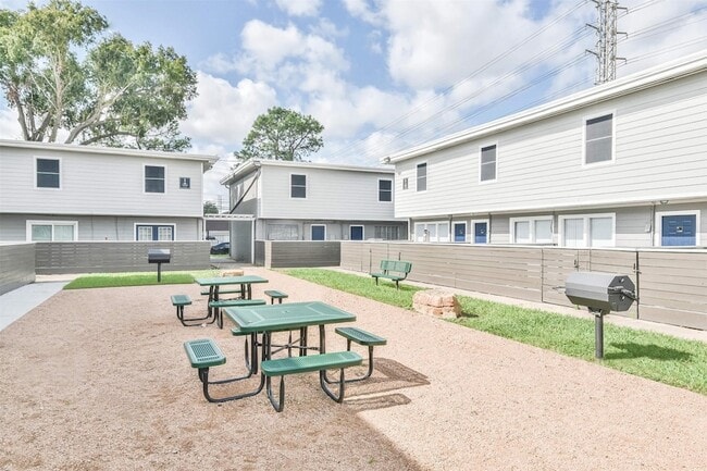 Building Photo - 8271 Stone St