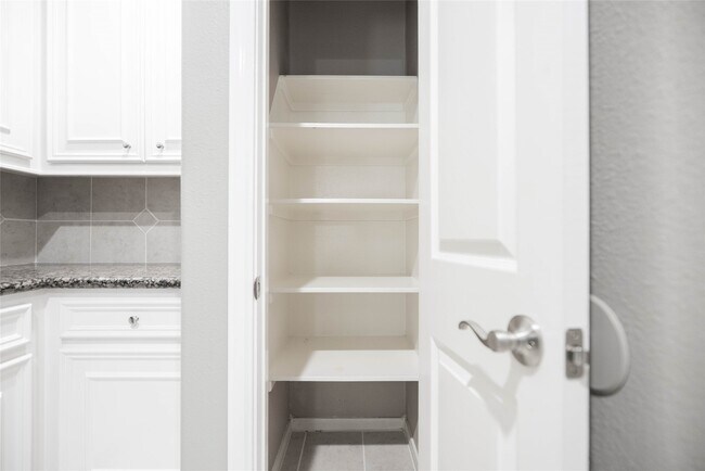 Building Photo - 13165 Snow Ln