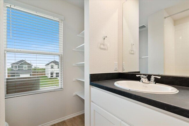 Building Photo - 234 Jackson Dr