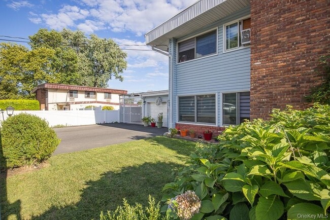 Building Photo - 102 Blauvelt Ave