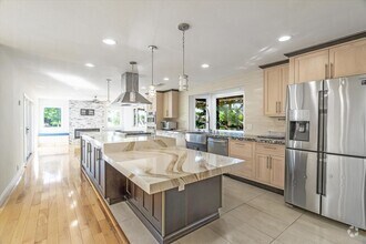 Building Photo - Remodeled 4-Bedroom San Jose Home With Lar...