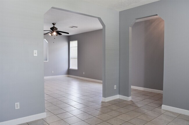 Building Photo - 1006 Addison Park Ln