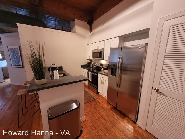 Building Photo - 1 br, 1 bath House - 230 W. Tazewell Stree...