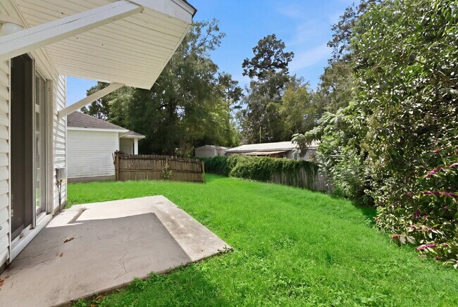 Building Photo - 3 Bed x 3 Bath with Garage!!!!