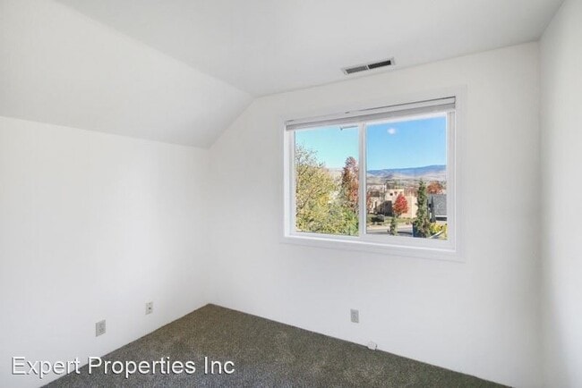 Building Photo - 3 br, 2.5 bath House - 622 Scenic Lane