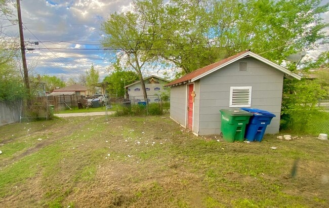 Building Photo - 433 Kayton Ave