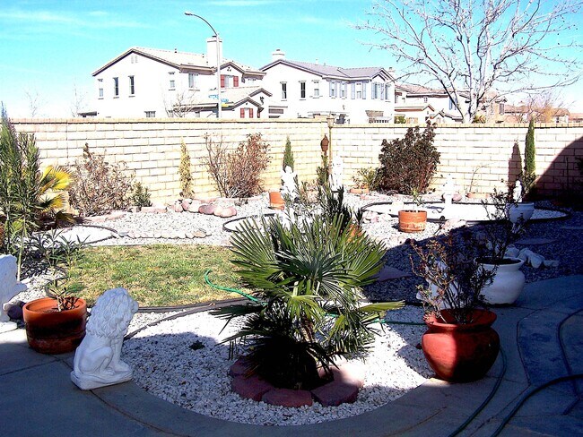 Building Photo - 37815 Banyan Pl