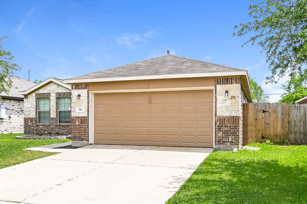 Building Photo - 376 Henry St