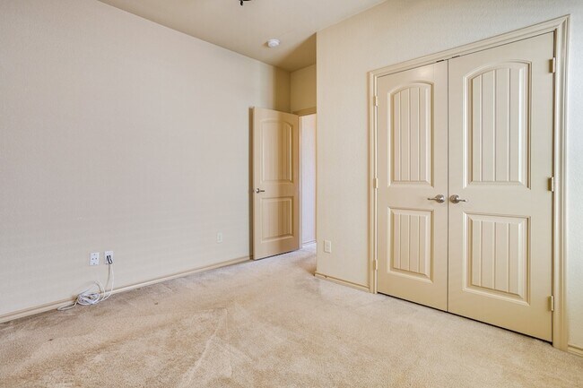Building Photo - 4013 Lazy River Ranch Rd