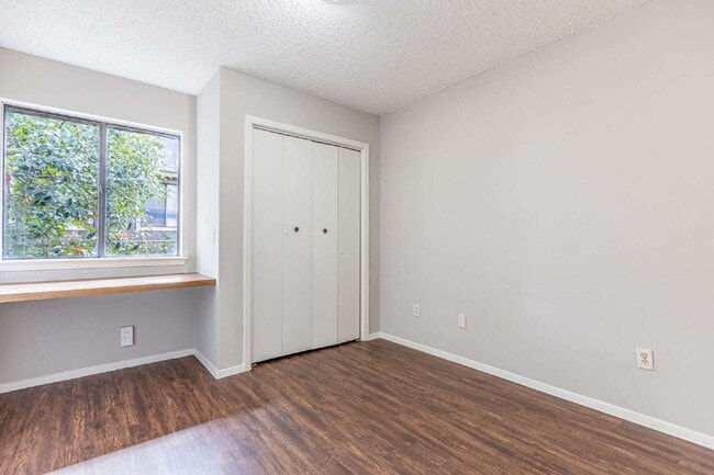 Building Photo - 6201 Berkett Cove