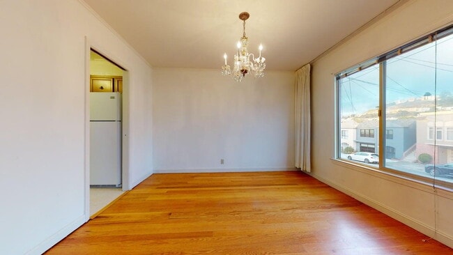 Building Photo - Flexible 4BD/3BA Home w/ Bonus Private Suite – Steps to Taraval Shops
