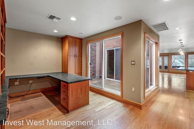 Building Photo - 1 br, 2 bath House - 1335 14 Avenue Ste 200