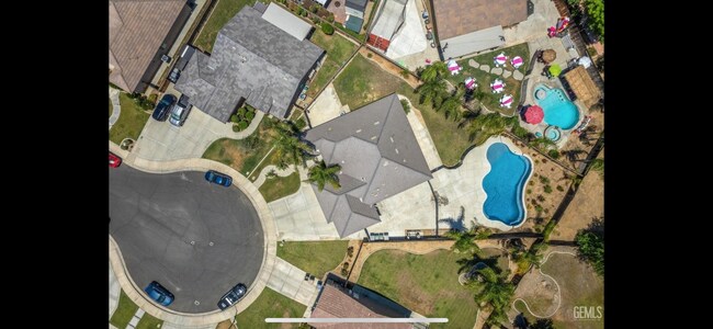 Building Photo - $500 Move-In Special! Furnished 4-Bed Home...