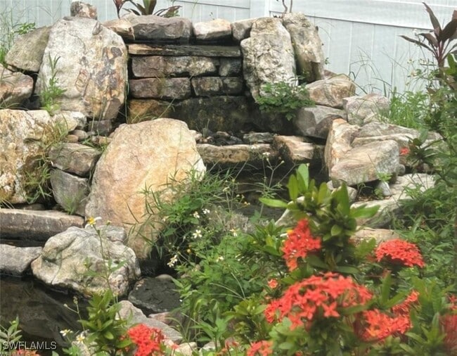 Building Photo - 121 Ginger Rd