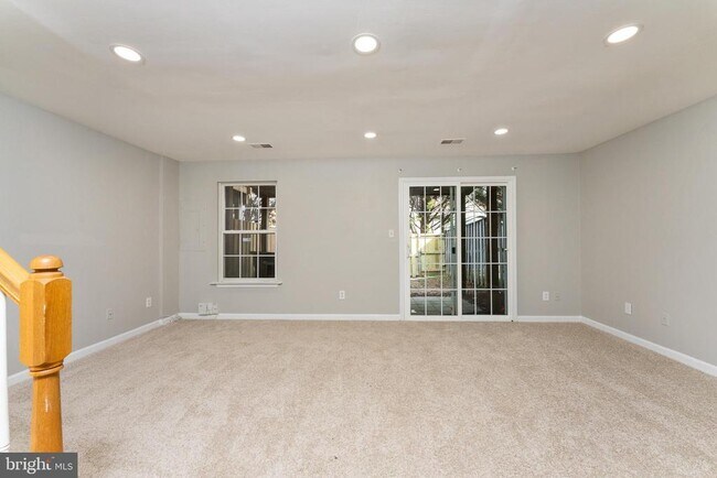 Building Photo - 4869 Benecia Ln