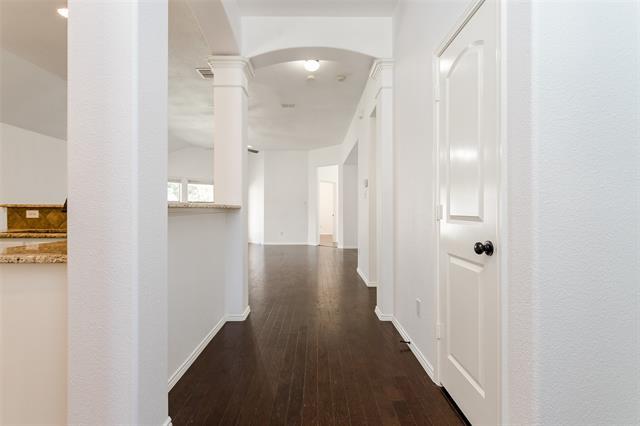 Building Photo - 918 Mangrove Dr