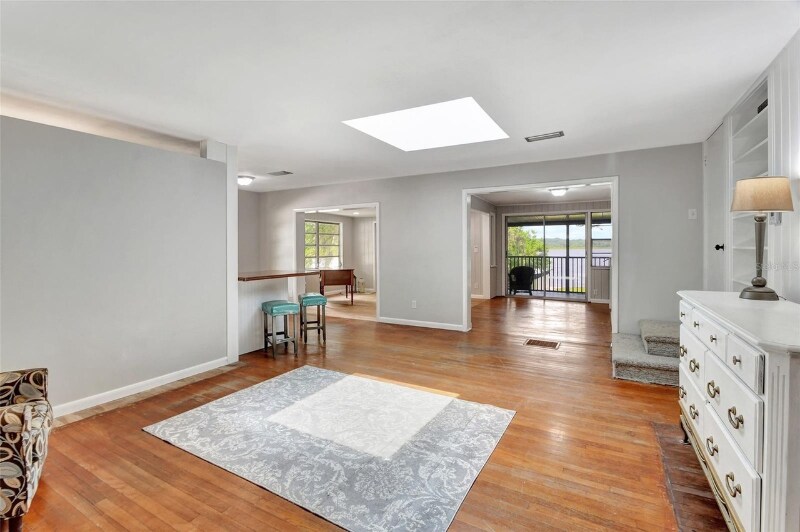 Building Photo - 311 N Blue Lake Terrace