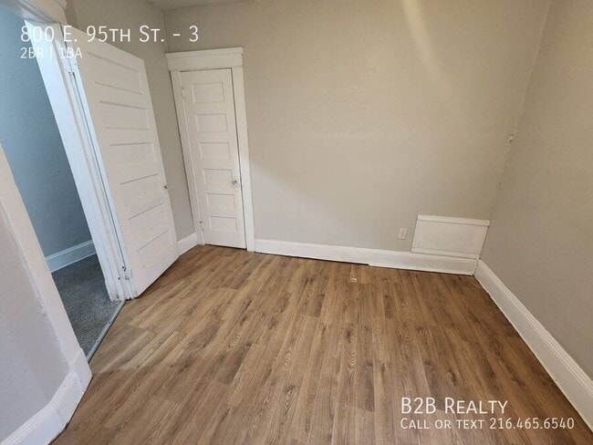 Building Photo - 800 E 95th St