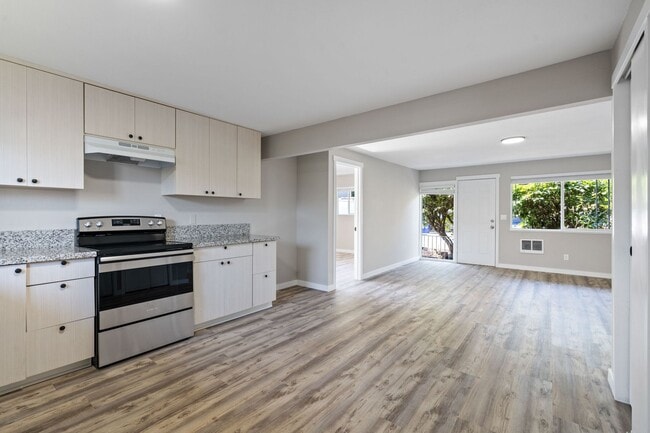 Building Photo - Ground floor remodeled 2 br unit