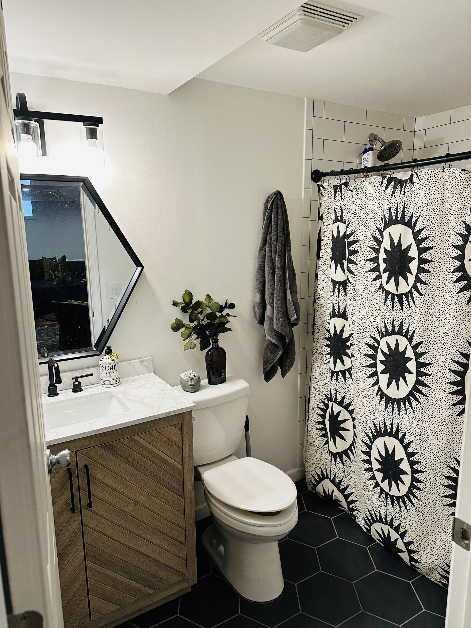 Lower Full Bath - 173 36th St