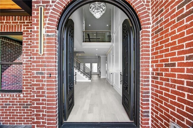 Building Photo - 405 Thunder Rd