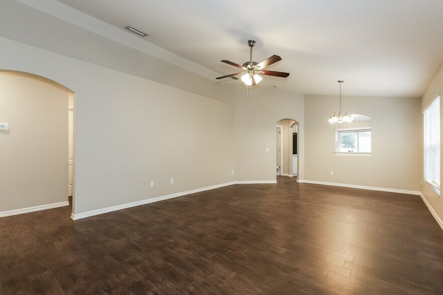 Building Photo - 10623 Navigation Dr