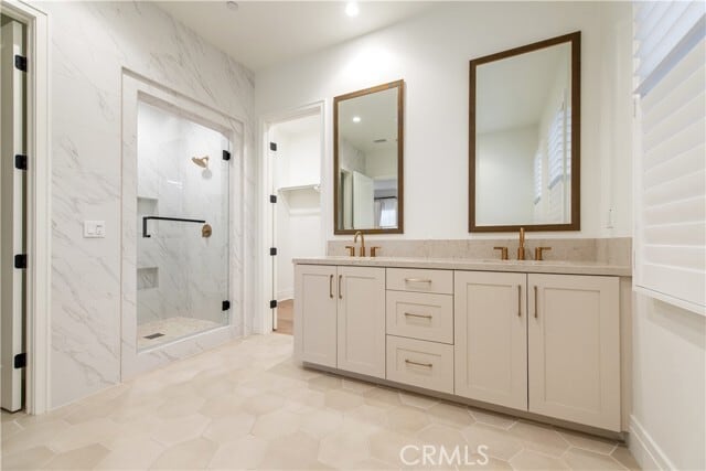 Building Photo - 114 Limone