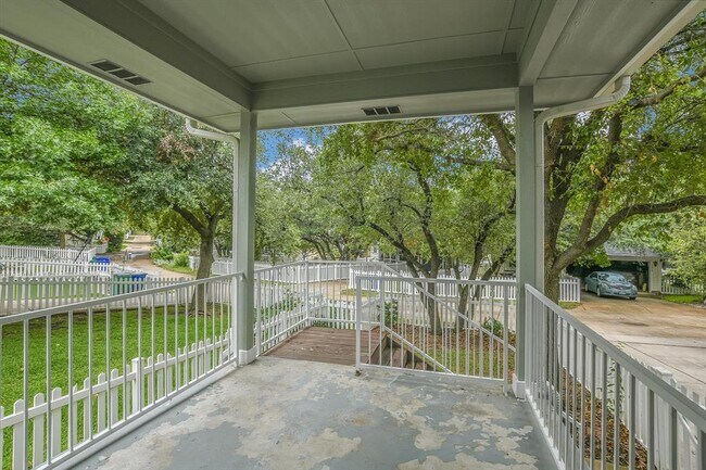 Building Photo - 1107 Rawhide Trail