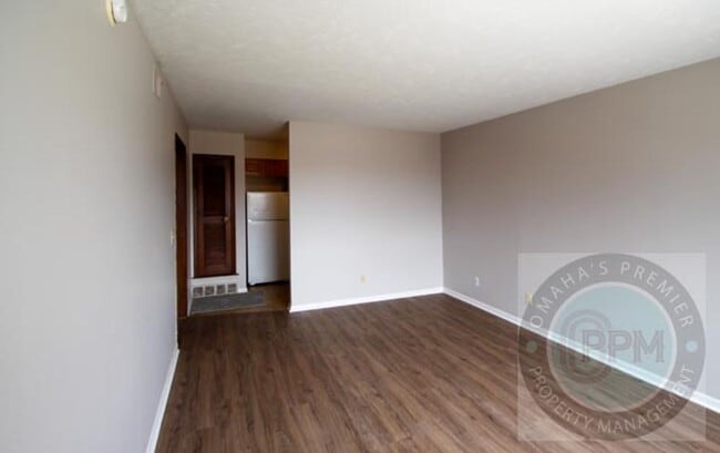 Interior Photo - ALANSCO 1016 N 47 Ave