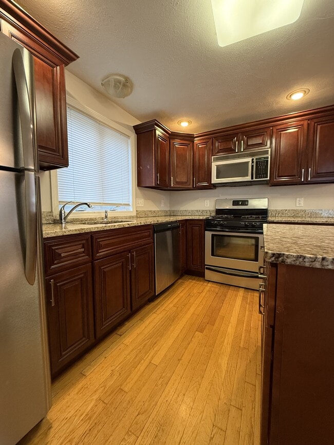 Building Photo - 5 Kensington Park