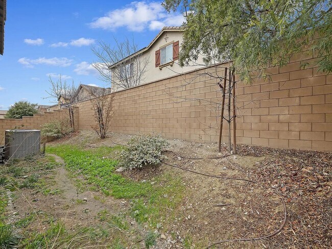 Building Photo - 15634 Clove Pl
