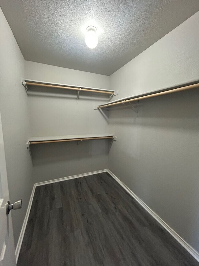 Building Photo - Spacious 4 bedroom China Spring Home