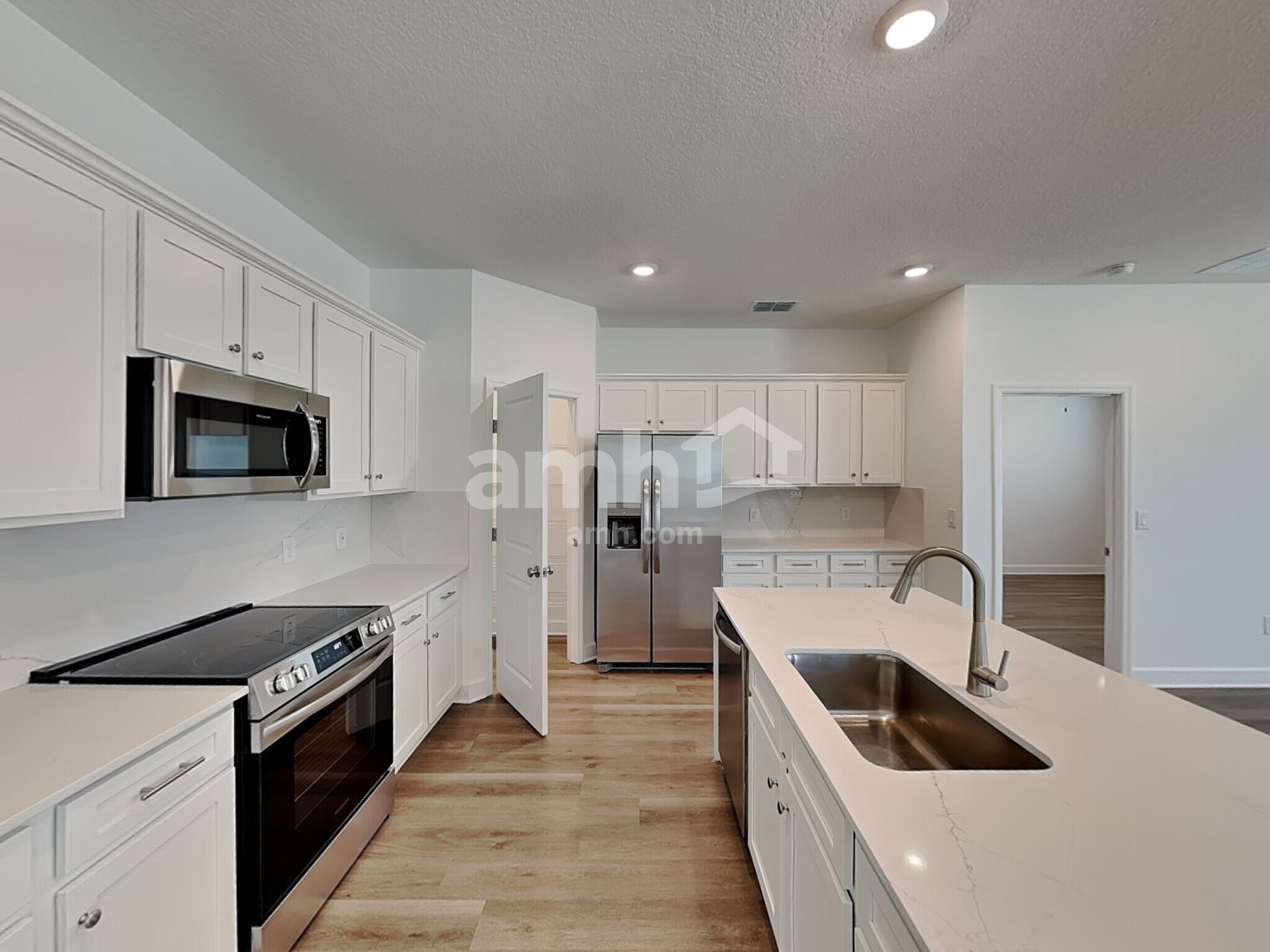 Building Photo - 3204 Carthage Ave