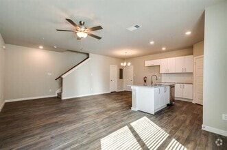 Building Photo - 703 Wheatfield Dr