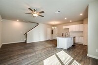 Building Photo - 705 Wheatfield Dr
