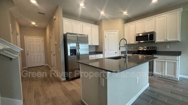 Building Photo - 10361 Benson Lake Dr