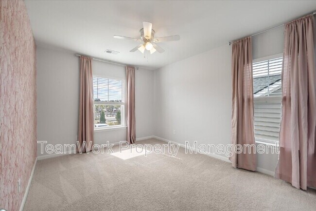 Building Photo - 208 Evergreen Ave