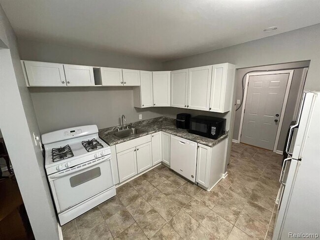 Building Photo - 6102 Harrison St