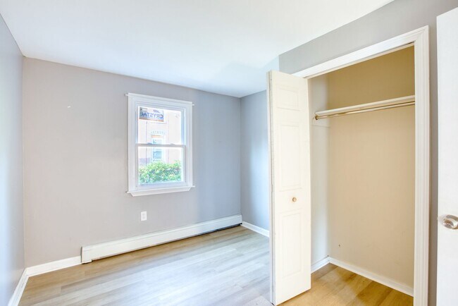 Building Photo - 12 Martin St
