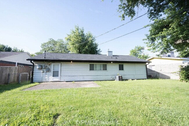 Building Photo - "Charming 3-Bedroom Gem in Indianapolis – Cozy Living with 925 Sq Ft of Comfort!"