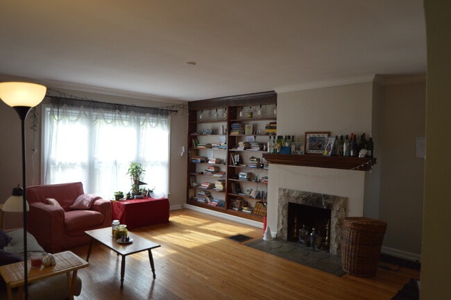 Building Photo - 4921 Graceland Ave