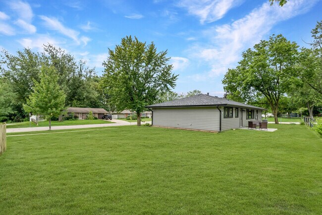 Building Photo - 227 Wakefield Ln