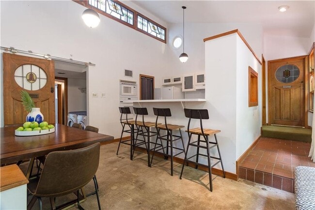 Primary Photo - South Austin 4x2 Unique Home!