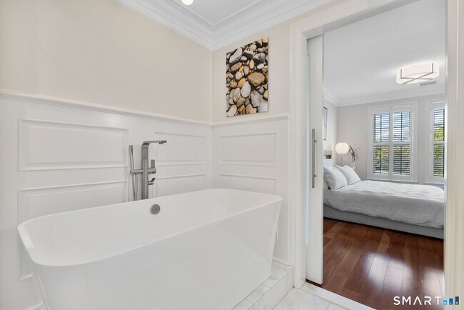 Building Photo - 85 Memorial Rd