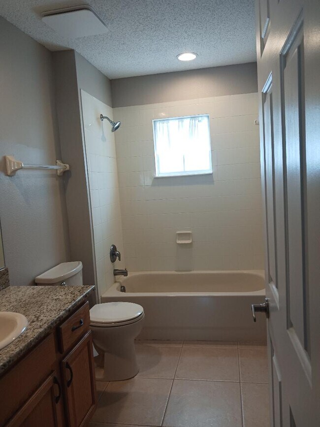 Building Photo - 2012 Fern Ridge Ct