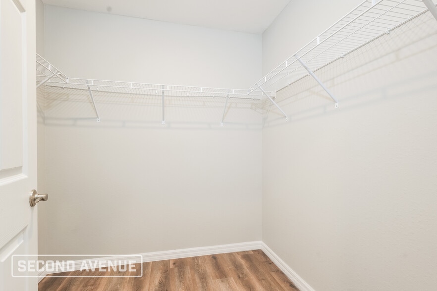 Building Photo - 1013 NE 2nd Ave