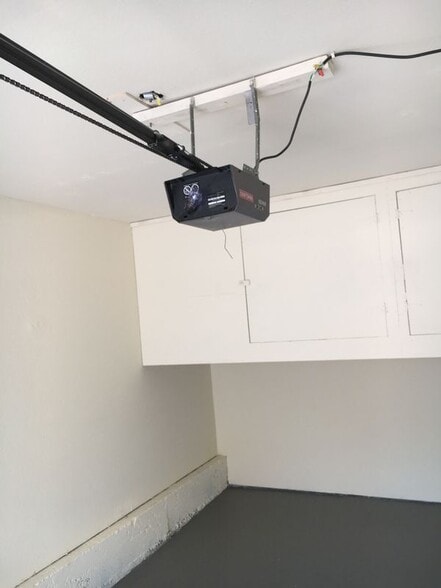 Building Photo - 26172 Sanz, B213