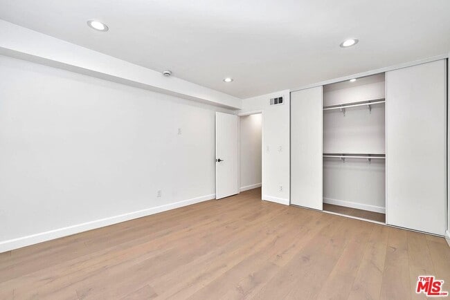 Building Photo - 843 4th St