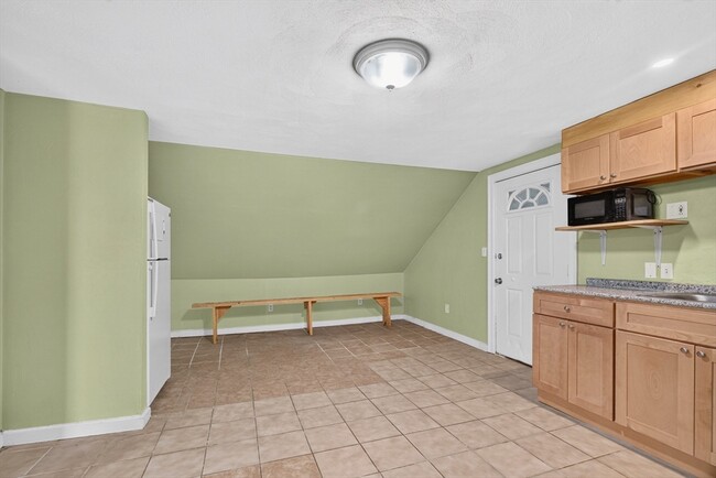 Building Photo - 57 Linden Ave