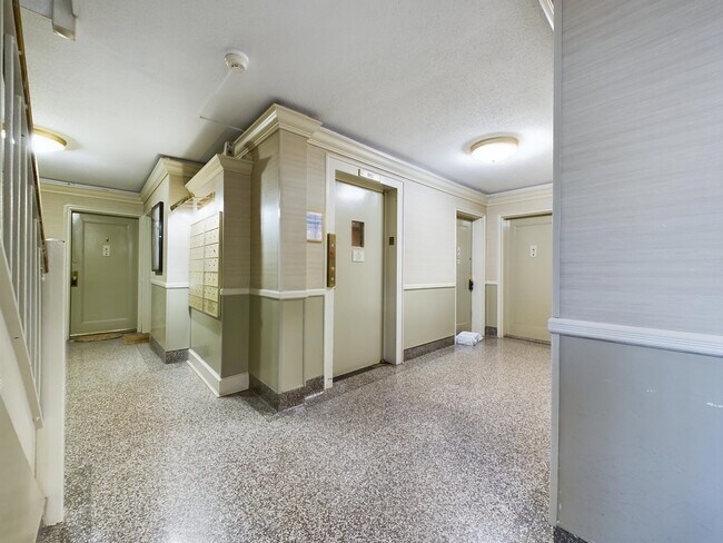 Building Photo - 8550 JFK Blvd E